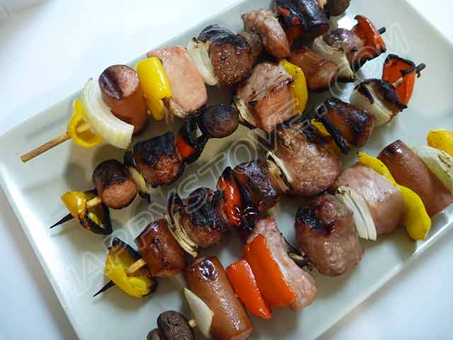 Italian Style Grilled Meat and Veggie Spiedini Skewers - By happystove.com